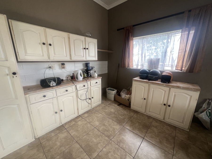 5 Bedroom Property for Sale in Cambridge West Eastern Cape